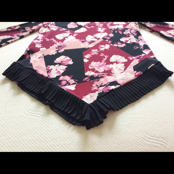 Alfani top Berry Shimmer 💕 - Picture 4 of 6